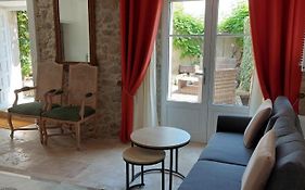Le Logis Des Remparts Coeur De La Cite Medievale Et Parking Inclus